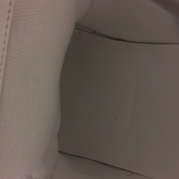 White Louis Vuitton hightop sneakers - Picture 7 of 7